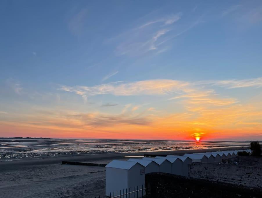 En Plein Coeur Du Crotoy, Un Pied A Terre En Baie Apartment Le Crotoy Exterior photo